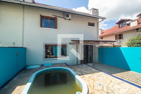 Casa de condomínio à venda com 397m², 3 quartos e 4 vagas Casa de condomínio à venda com 397m², 3 quartos e 4 vagasÁrea comum - Piscina