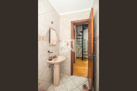 Casa de condomínio à venda com 397m², 3 quartos e 4 vagas Casa de condomínio à venda com 397m², 3 quartos e 4 vagasBanheiro