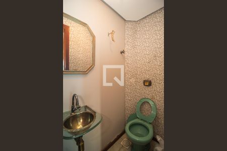 Casa de condomínio à venda com 397m², 3 quartos e 4 vagas Casa de condomínio à venda com 397m², 3 quartos e 4 vagasBanheiro