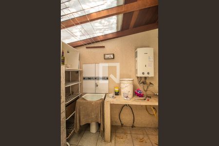 Casa de condomínio à venda com 397m², 3 quartos e 4 vagas Casa de condomínio à venda com 397m², 3 quartos e 4 vagasÁrea de Serviço