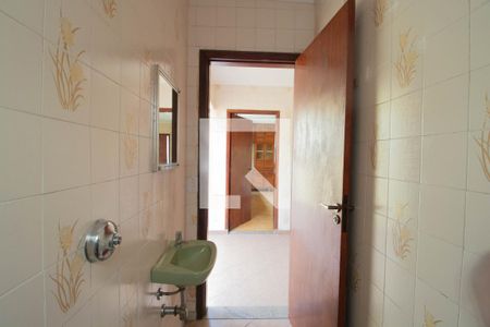 Casa à venda com 200m², 3 quartos e 2 vagasBanheiro 3