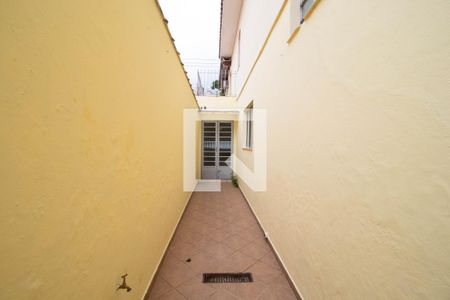 Casa à venda com 200m², 3 quartos e 2 vagasCorredor lateral