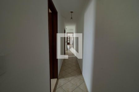 Casa à venda com 200m², 3 quartos e 2 vagasCorredor