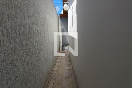 Casa à venda com 251m², 3 quartos e 3 vagasCorredor Quintal