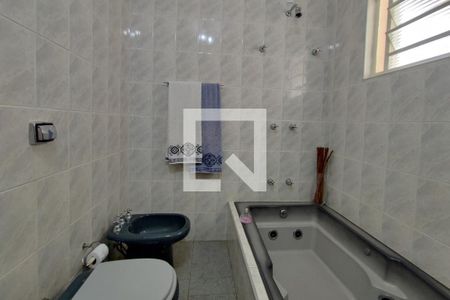 Casa à venda com 251m², 3 quartos e 3 vagasBanheiro Suíte