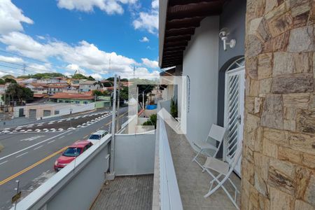 Casa à venda com 251m², 3 quartos e 3 vagasVaranda