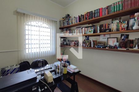 Casa à venda com 251m², 3 quartos e 3 vagasQuarto 4 - Escritório