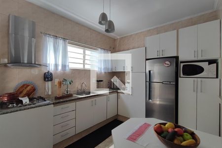 Casa à venda com 251m², 3 quartos e 3 vagasCozinha