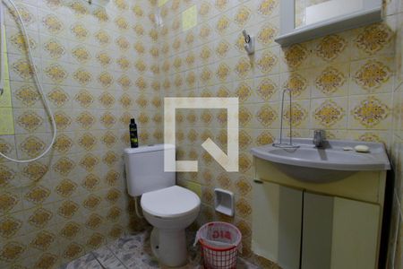 Casa de condomínio para alugar com 300m², 3 quartos e 4 vagasBanheiro de serviço