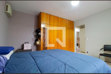 Casa de condomínio para alugar com 300m², 3 quartos e 4 vagasSuíte