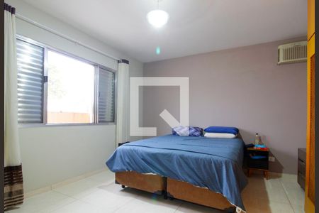 Casa de condomínio para alugar com 300m², 3 quartos e 4 vagasSuíte