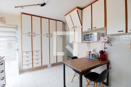 Casa de condomínio para alugar com 300m², 3 quartos e 4 vagasCozinha 