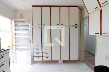 Casa de condomínio para alugar com 300m², 3 quartos e 4 vagasCozinha 