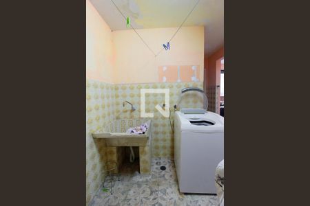 Casa de condomínio para alugar com 300m², 3 quartos e 4 vagasBanheiro de serviço