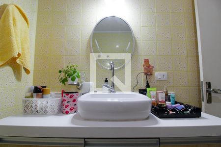 Casa de condomínio para alugar com 300m², 3 quartos e 4 vagasBanheiro social 