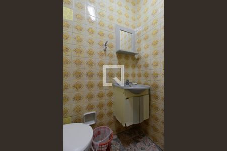 Casa de condomínio para alugar com 300m², 3 quartos e 4 vagasBanheiro de serviço