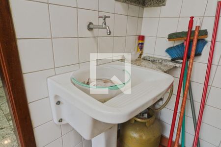 Casa à venda com 280m², 4 quartos e 2 vagasÁrea de Serviço