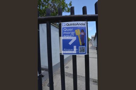 Apartamento para alugar com 80m², 2 quartos e 1 vagaFachada do condomínio e Placa instalada