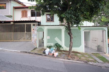 Casa à venda com 360m², 4 quartos e 2 vagasFachada