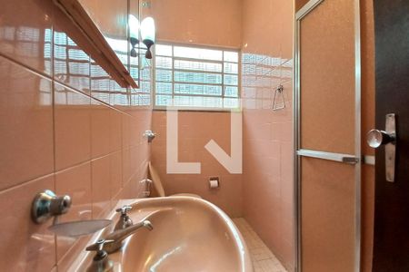 Casa à venda com 160m², 3 quartos e 4 vagasBanheiro