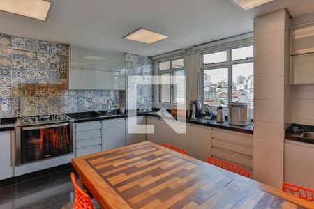 Apartamento à venda com 204m², 3 quartos e 3 vagasCozinha