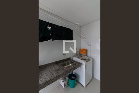 Casa para alugar com 351m², 5 quartos e 2 vagas Casa para alugar com 351m², 5 quartos e 2 vagasÁrea de Serviço