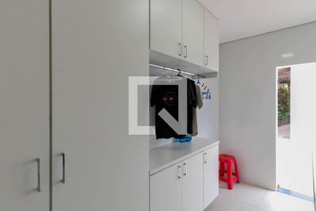Casa para alugar com 351m², 5 quartos e 2 vagas Casa para alugar com 351m², 5 quartos e 2 vagasÁrea de Serviço