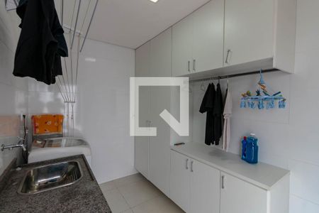 Casa para alugar com 351m², 5 quartos e 2 vagas Casa para alugar com 351m², 5 quartos e 2 vagasÁrea de Serviço