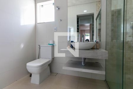 Casa para alugar com 351m², 5 quartos e 2 vagas Casa para alugar com 351m², 5 quartos e 2 vagasBanheiro da Suíte