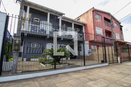 Casa à venda com 570m², 5 quartos e 4 vagas Casa à venda com 570m², 5 quartos e 4 vagasFachada