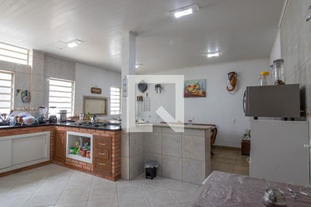 Casa à venda com 570m², 5 quartos e 4 vagas Casa à venda com 570m², 5 quartos e 4 vagasCozinha