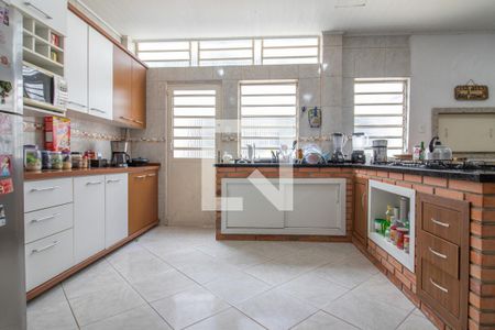 Casa à venda com 570m², 5 quartos e 4 vagas Casa à venda com 570m², 5 quartos e 4 vagasCozinha