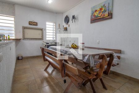 Casa à venda com 570m², 5 quartos e 4 vagas Casa à venda com 570m², 5 quartos e 4 vagasCozinha