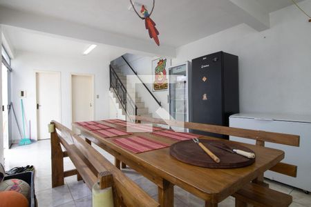 Casa à venda com 570m², 5 quartos e 4 vagas Casa à venda com 570m², 5 quartos e 4 vagasChurrasqueira