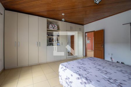 Casa à venda com 570m², 5 quartos e 4 vagas Casa à venda com 570m², 5 quartos e 4 vagasSuite
