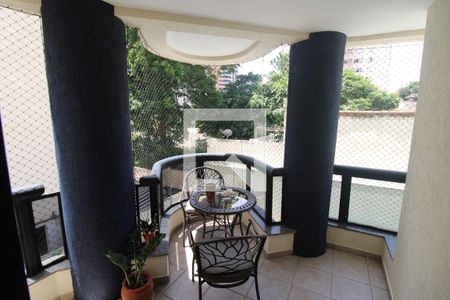 Apartamento à venda com 130m², 3 quartos e 2 vagasSala