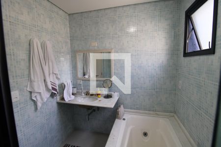 Apartamento à venda com 130m², 3 quartos e 2 vagasQuarto 1 - Banheiro