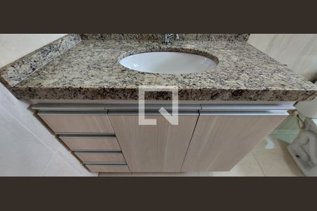 Apartamento para alugar com 75m², 3 quartos e 2 vagasBanheiro Quarto 1 suíte