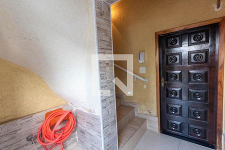 Casa à venda com 500m², 4 quartos e 8 vagasEscada