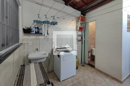 Casa de condomínio à venda com 72m², 2 quartos e 1 vagaÁrea de Serviço