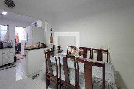 Casa de condomínio à venda com 72m², 2 quartos e 1 vagaCopa