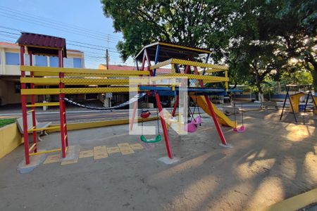 Casa de condomínio à venda com 72m², 2 quartos e 1 vagaÁrea comum - Playground