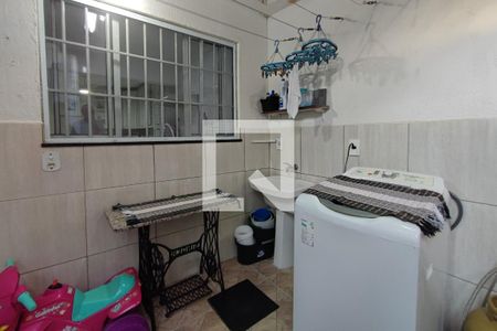 Casa de condomínio à venda com 72m², 2 quartos e 1 vagaÁrea de Serviço