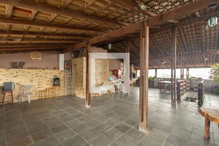 Casa para alugar com 100m², 3 quartos e 2 vagas Casa para alugar com 100m², 3 quartos e 2 vagasTerraço