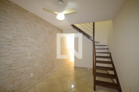 Sala de casa para alugar com 2 quartos, 72m² em Heliópolis, Belford Roxo