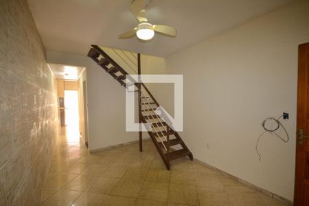 Sala de casa para alugar com 2 quartos, 72m² em Heliópolis, Belford Roxo