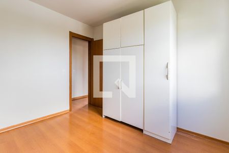 Dormitório de apartamento para alugar com 3 quartos, 64m² em Jardim Carvalho, Porto Alegre