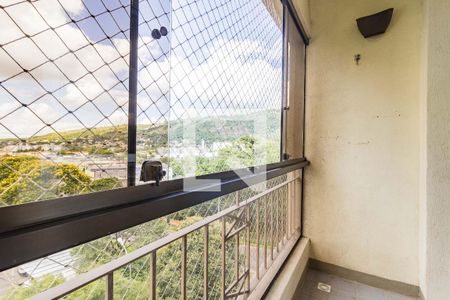 Sacada de apartamento para alugar com 3 quartos, 64m² em Jardim Carvalho, Porto Alegre