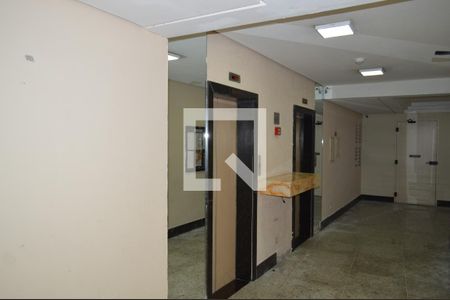 Apartamento à venda com 79m², 2 quartos e 1 vagaElevadores Sociais