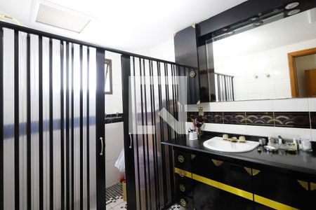 Apartamento à venda com 365m², 4 quartos e 4 vagasBanheiro da Suíte 2